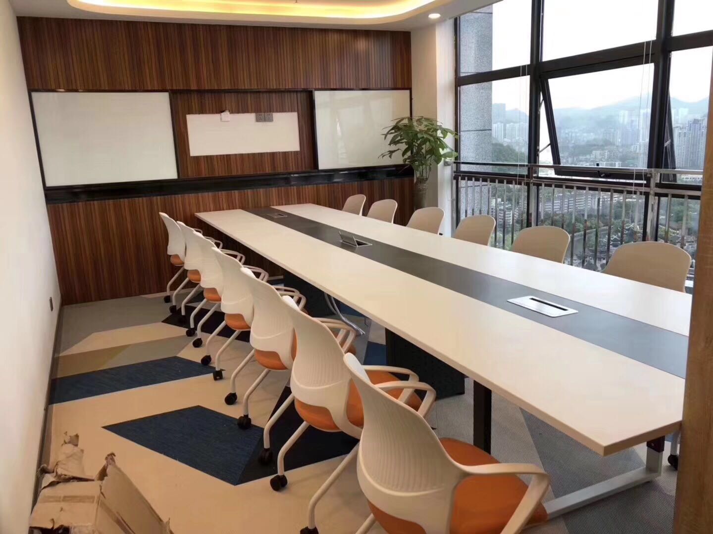 辦公家具定制辦公家具定制有專門設計師上門度量，不怕因格局尺寸不合適
